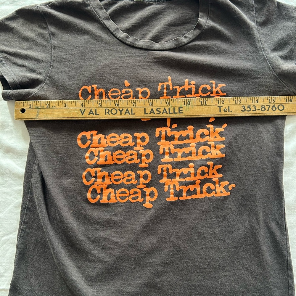 Vintage Cheap Trick band concert T-Shirt 1981 on the back - Picture 9 of 15